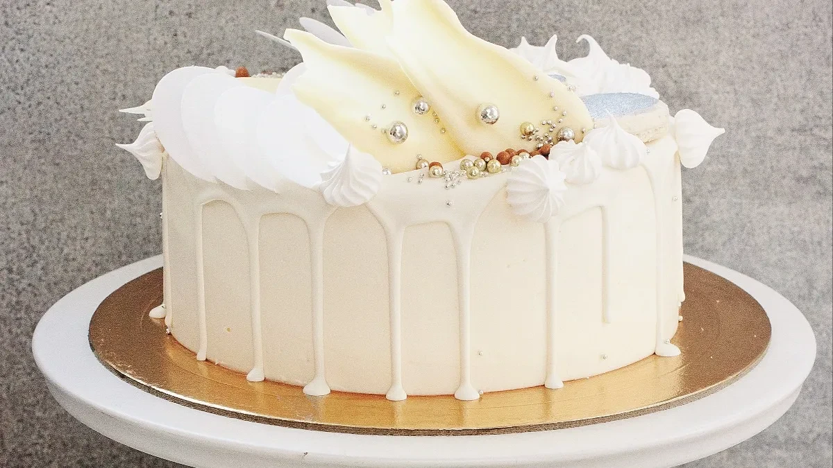 BELI EGIPAT TORTA ZA VAŽNE DOGAĐAJE Kremasta, lagana, raskošna i svi je vole