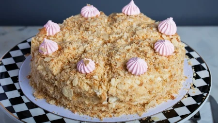 CARSKA TORTA ZA PRVI MAJ PUNA KEKSA I VOĆA Odlično ide posle roštilja i piva