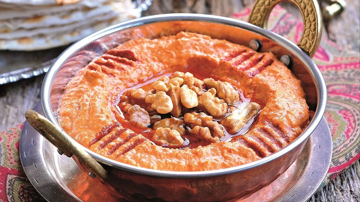 MUHAMARA NAMAZ DODAJE NA UKUSU Odličan uz meso, a u Siriji ga jedu baš ovako