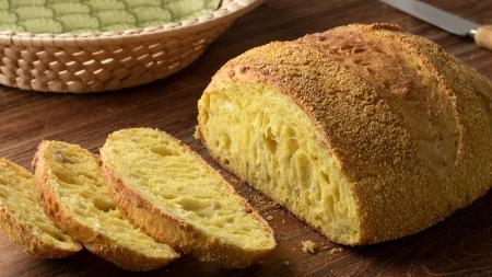 DOMAĆI ŽUTI HLEB MEKAN KAO DUŠA Savršen je vruć, a biće super i sutradan