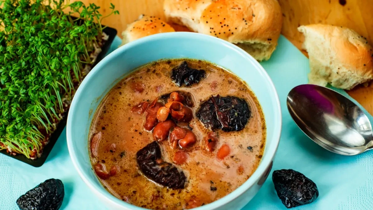 POSNI PASULJ SA SUVIM ŠLJIVAMA Nema nadimanja, a bićete raspamećeni ukusom