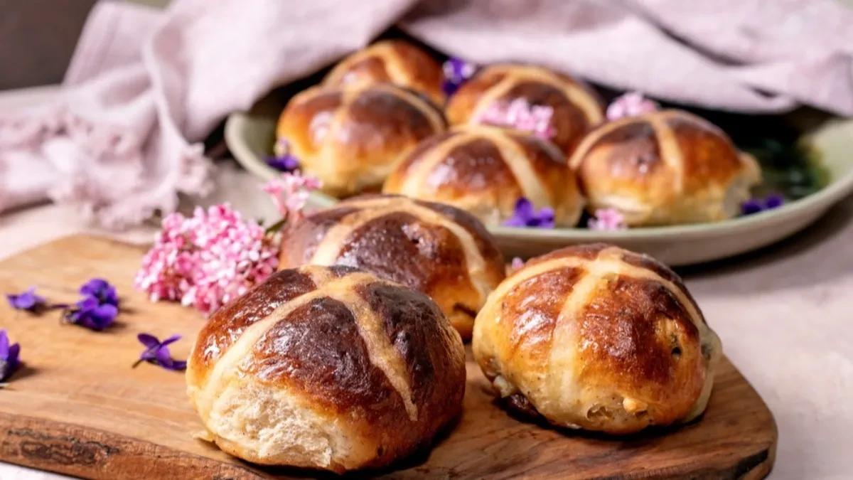 ŠTA JEDU PO DRUGIM ZEMLJAMA ZA USKRS Englezi prave ove slatke zemičke
