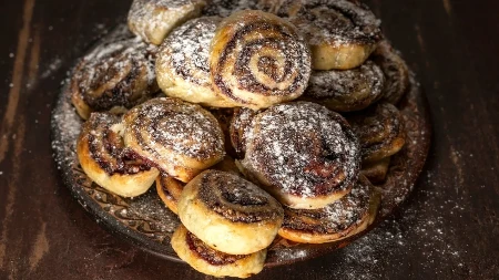 CIMET ROLNICE SA DŽEMOM OD ŠLJIVA ZA USKRS Pecivo koje i miriše i diše