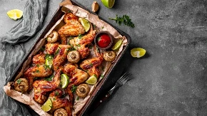 Bataci na šampinjonima za ručak pun proteina A meso se lepi za prste