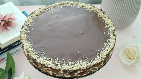 Mirina posna torta sa žele bombonama mami na parče više: Za sve bitne datume