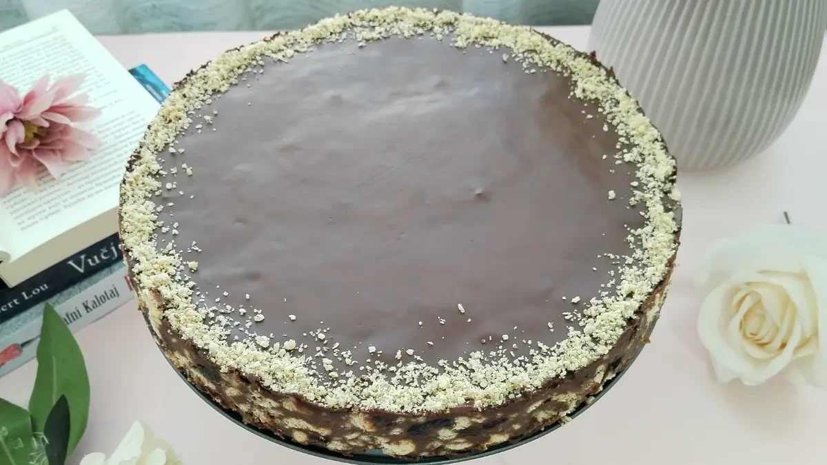 Mirina posna torta sa žele bombonama mami na parče više: Za sve bitne datume