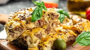 Sočni burek sa mesom od gotovih kora: Ješćete ga za doručak, ručak i večeru