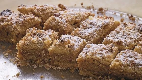 Čupava Kata po receptu bake iz Sombora: Raskošna i prepuna oraha, hipnotiše ukusom