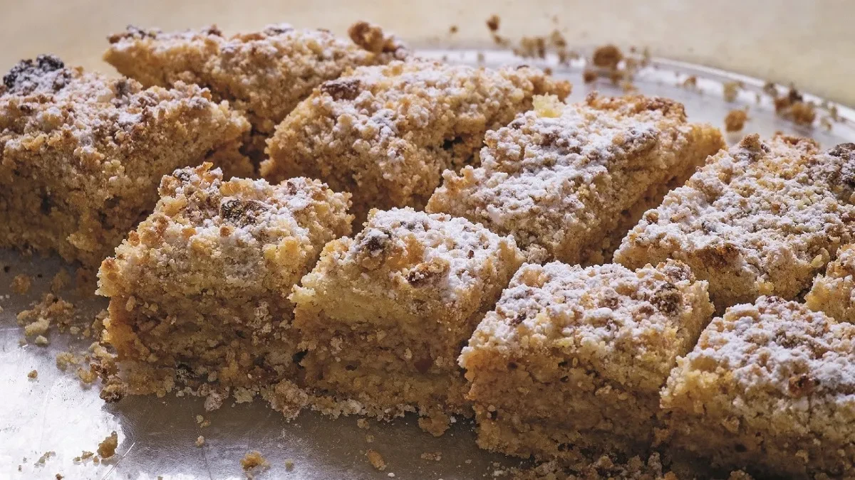 Čupava Kata po receptu bake iz Sombora: Raskošna i prepuna oraha, hipnotiše ukusom