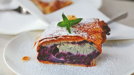 Štrudla sa borovnicama miriše na ljubav: Ovako napravljene nema ni kod bake