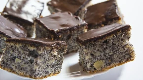 Posne kocke sa makom za iznenadne goste: Toliko izdašne da bi i vojsku zasladile