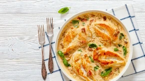 Sočna piletina u sosu od pavlake i senfa: Gastronomski užitak u svakom zalogaju