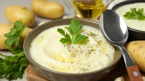 Aromatični pire krompir sa belim lukom Prilog koji super ide uz meso i otvara apetit
