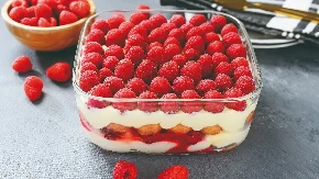 Tiramisu s malinama savršen za vikend uživanje:Harnonija voća i omiljenog napitka
