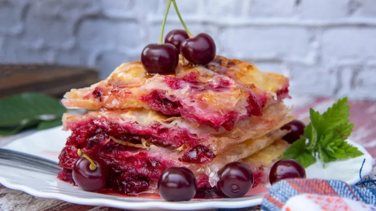 Sočna baklava sa višnjama topi i srca i nepca: Poslastica koja traje vekovima