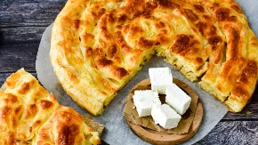 Domaći burek sa sirom isti kao onaj iz pekare: Toliko izdašan da bi vojsku nahranio