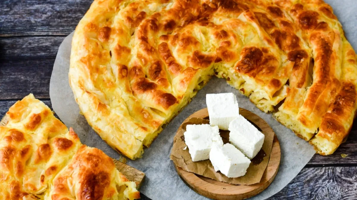 Domaći burek sa sirom isti kao onaj iz pekare: Toliko izdašan da bi vojsku nahranio