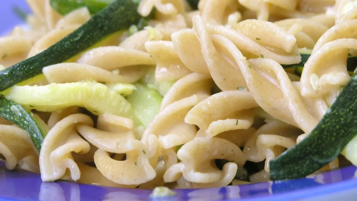 Gotovo za pola sata, a obrok za celu porodicu: Pasta sa tikvicama je nešto najbrže što ćete spremiti, a baš, baš je zasitna