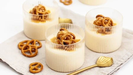 Mus od bele čokolade miluje nepca: Elegantan desert gotov za 15 minuta