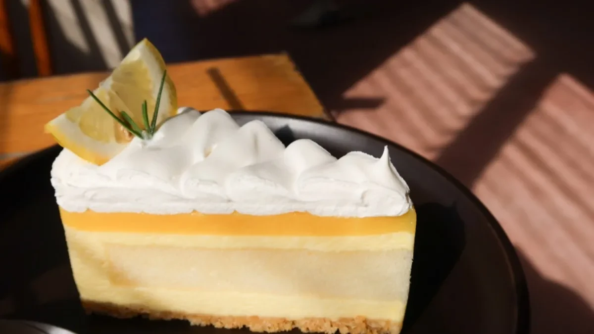 Voćna torta sa šlagom za lenje domačice: Truda nema, a pohvale pljušte