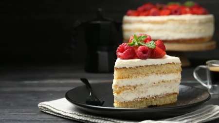 Vanila torta spaja zaljubljene: Poslastica koja hipnotiše od prvog trena