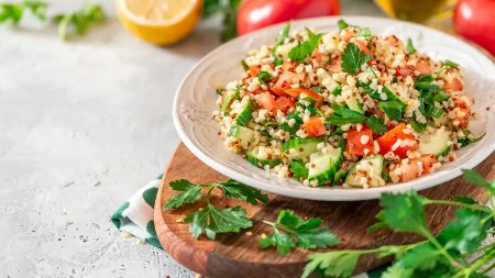 Obrok salata sa bulgurom daje sitost i energiju: A stomak ostaje ravan