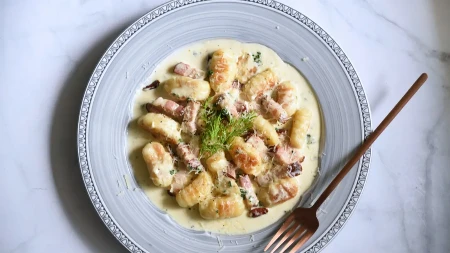 Njoke sa slaninom za ručak kao iz italijanskog restorana: Prava rapsodija ukusa