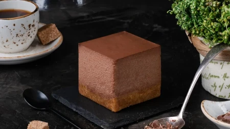 Najlepši čokoladni kolač na vodi: Desert koji opija na prvi zalogaj