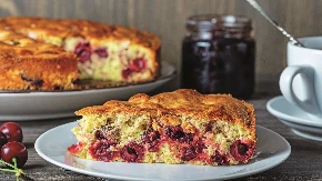 Kolač sa višnjama miriše na ljubav: Jedini recept koji vam zaista treba