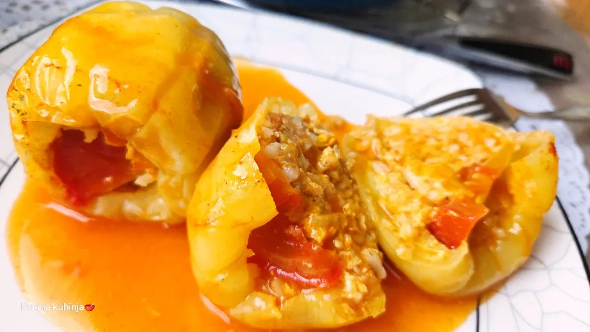 Najbolji recept za domaće punjene paprike: Svi prave sa kanala Bakina kuhinja