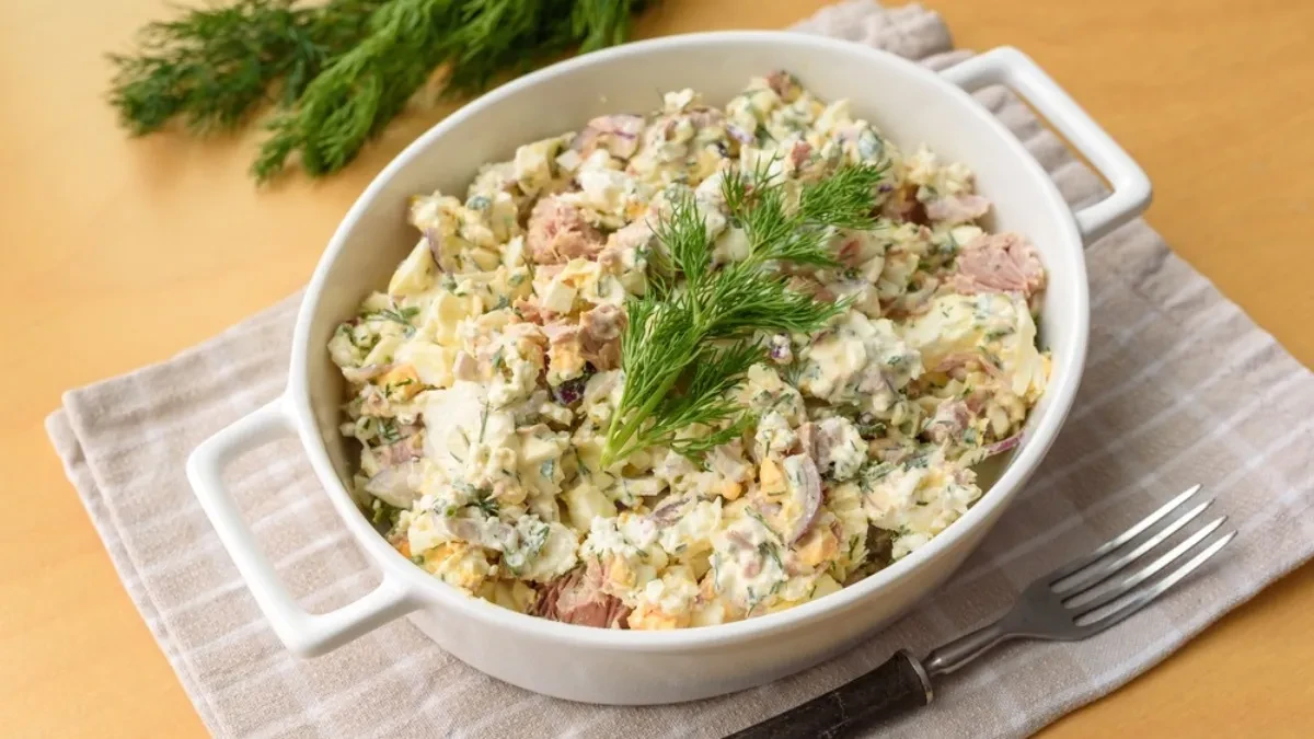 Kremasta salata sa tunjevinom i sirom: Savršeno menja obrok, a puna proteina