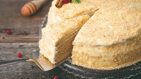 Beli anđeo torta za najlepše leto: Nema paljenja rerne, a mami na zalogaj više
