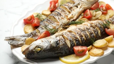Riba sa limunom i krompirom za ukus Mediterana: Posni ručak za celu porodicu