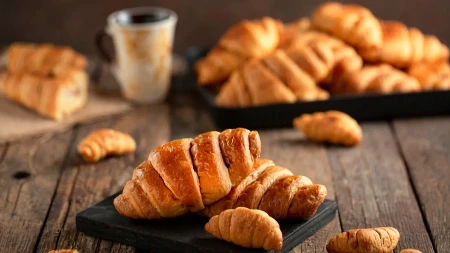 Kiflice sa kremom okupljaju porodicu za stolom: Recept koji će i baka zapisati