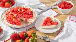 Letnja pita sa jagodama i pudingom od vanile: Poslastica koja miriše na ljubav
