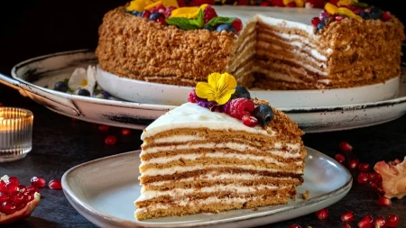 Najlepša medena pita sa belim kremom: Ukusom bolja od svake torte