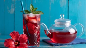 Ledeni čaj od hibiskusa osvežava na +40: Hladi bolje nego sladoled