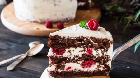 Posna švarcvald torta sa višnjama: Poslastica za sva vremena