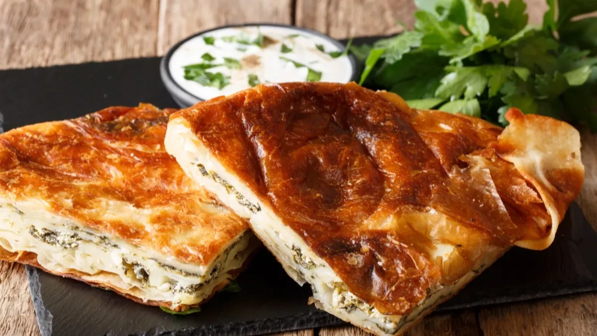 Slasni burek sa šampinjonima za Gospojinski post: Ukus je top