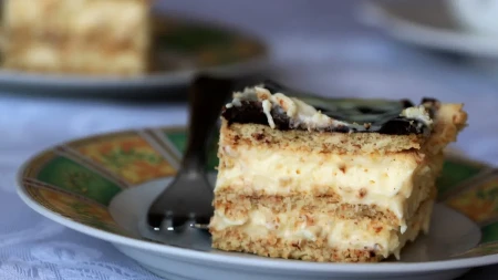 Ekler keks torta za one kojima nikada nije dosta slatkog: Poslastica za sve prilike