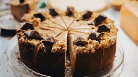 Brza posna kinder torta za najlepše događaje: Uspeva i detetu, a vole je od 7 do 107