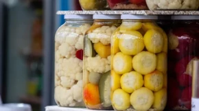 Iskusne domaćice odale svoju tajnu: Uz ove trikove turšija će biti neverovatno hrskava