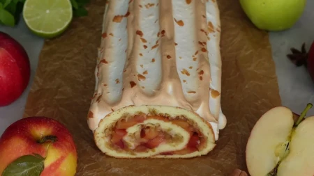 Rolat sa jabukama slađi od svake torte: Vole ga svi od 7 do 107 godina