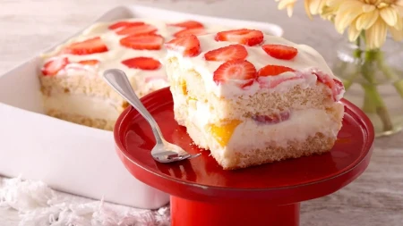 Voćna torta sa piškotama gotova za 15 minuta: Savršena za zaposlene domaćice