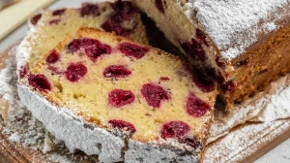 Žuti kolač sa višnjama kao iz bakine kuhinje: Recept stare komšinice je baš isti