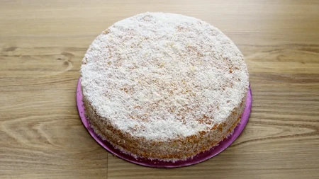 Keks torta sa kokosom i bananicama za lenje domaćice: Treba vam samo par sastojaka