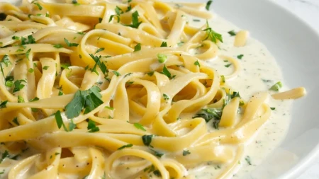 Alfredo pasta po originalnom receptu: Italijani je prave od samo 3 sastojka